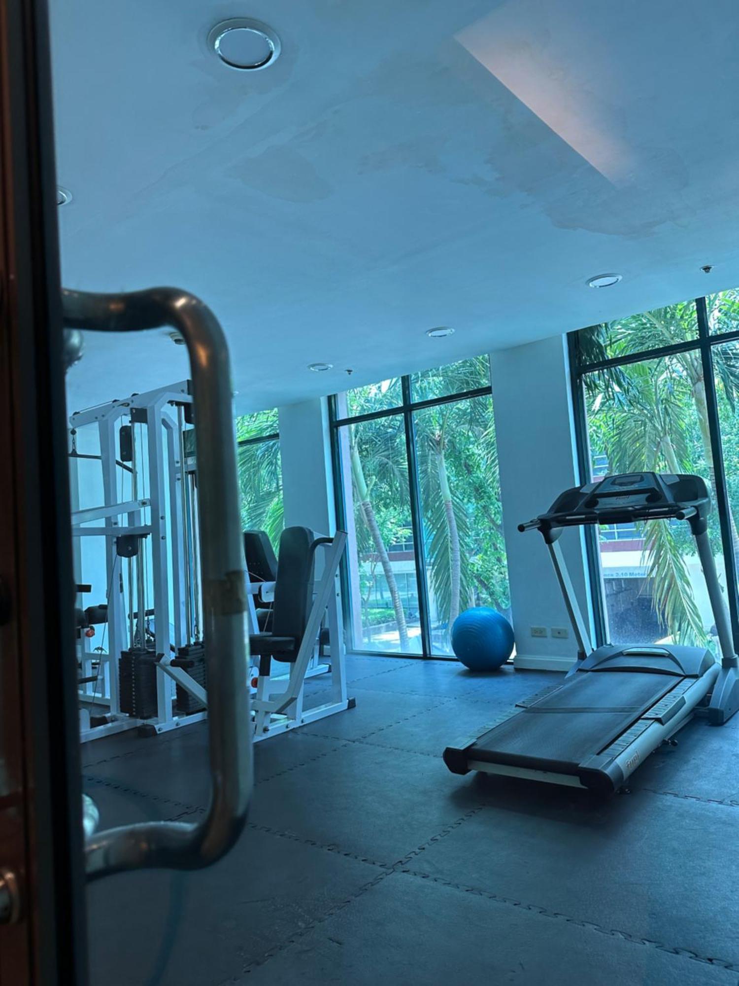 Studio One Condominium, Alabang - Bluu - Fiber Wi-Fi, Netflix-Ready Muntinlupa City Extérieur photo