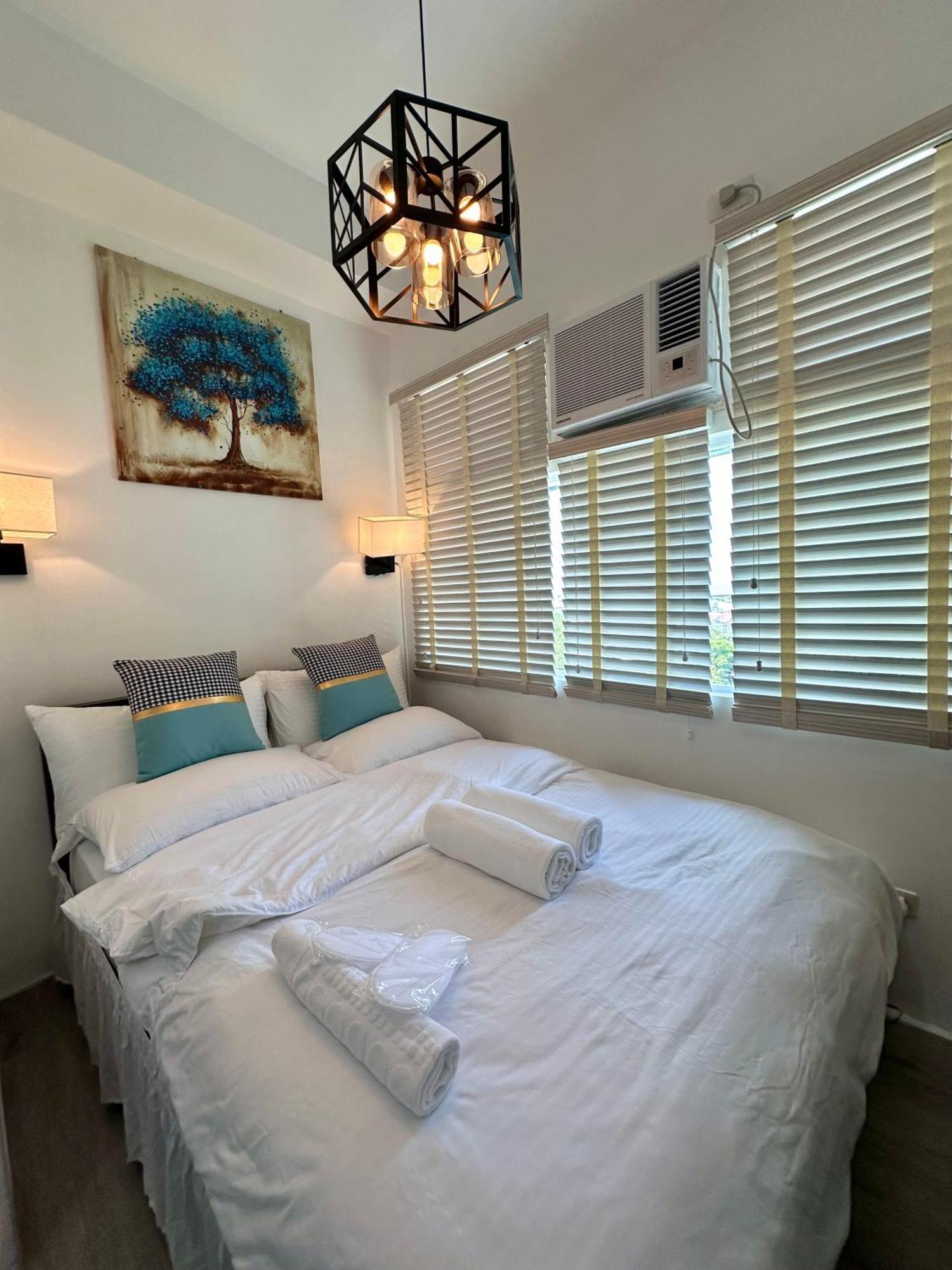 Studio One Condominium, Alabang - Bluu - Fiber Wi-Fi, Netflix-Ready Muntinlupa City Extérieur photo